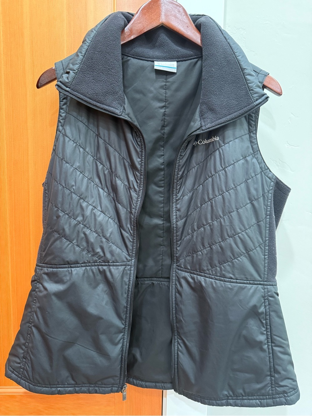 Columbia Women's Black Quilted & Fleece-Trim Vest